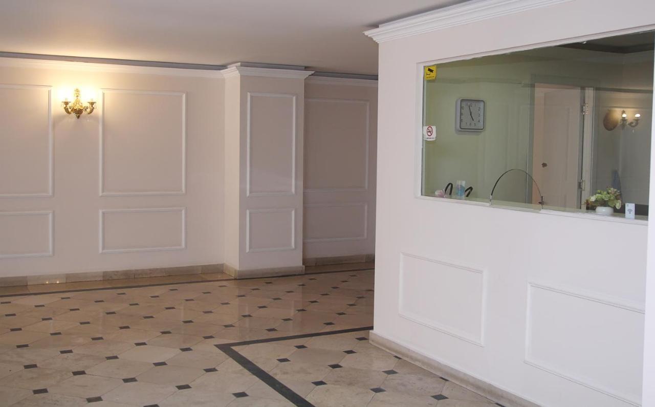 Parilament On Rustaveli 4 Rooms Tbilisi Bagian luar foto